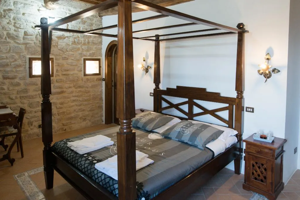 DOUBLE DELUXE Room, Castello di Giomici, Perugia
