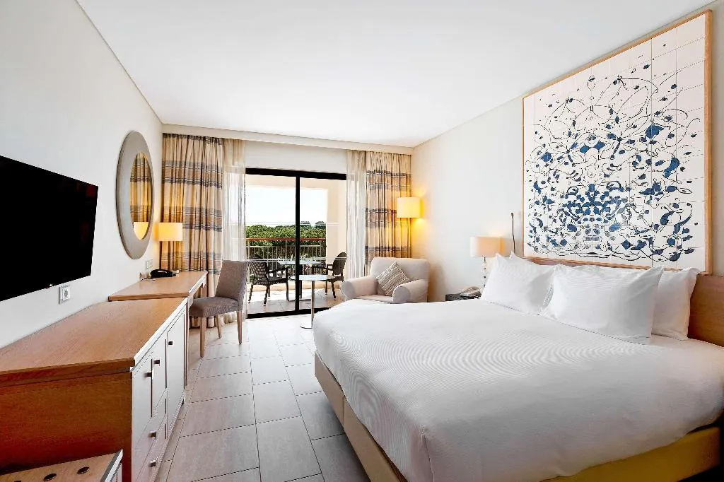 DOUBLE DELUXE Room, Hilton Vilamoura As Cascatas Golf Resort & Spa, Algarve