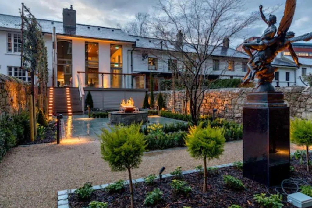 Terrace, Number 31, Dublin