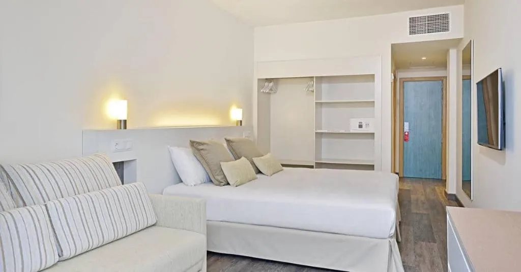 FAMILY ROOM STANDARD Room, Sol Palmanova-Mirlos Tordos, Majorca