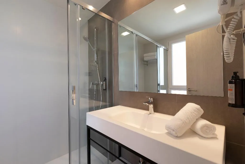 DOUBLE WITH TERRACE Room, Porcel Ganivet, Madrid