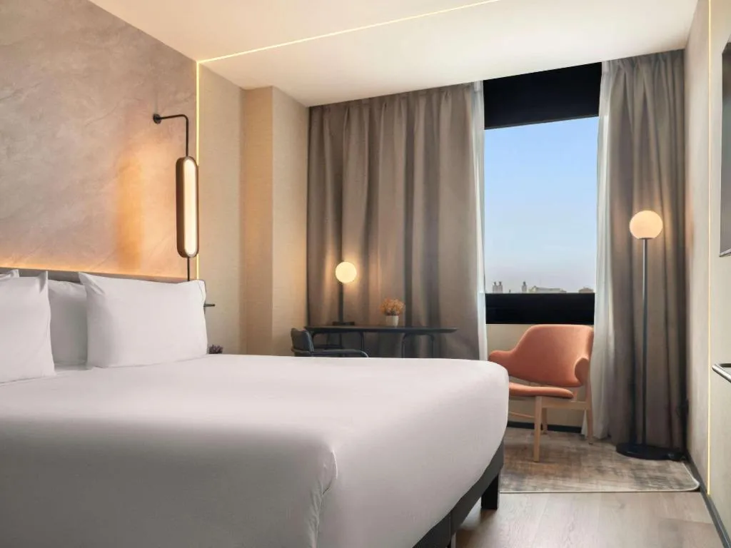 DOUBLE SUPERIOR Room, Novotel Valencia Lavant, Valencia