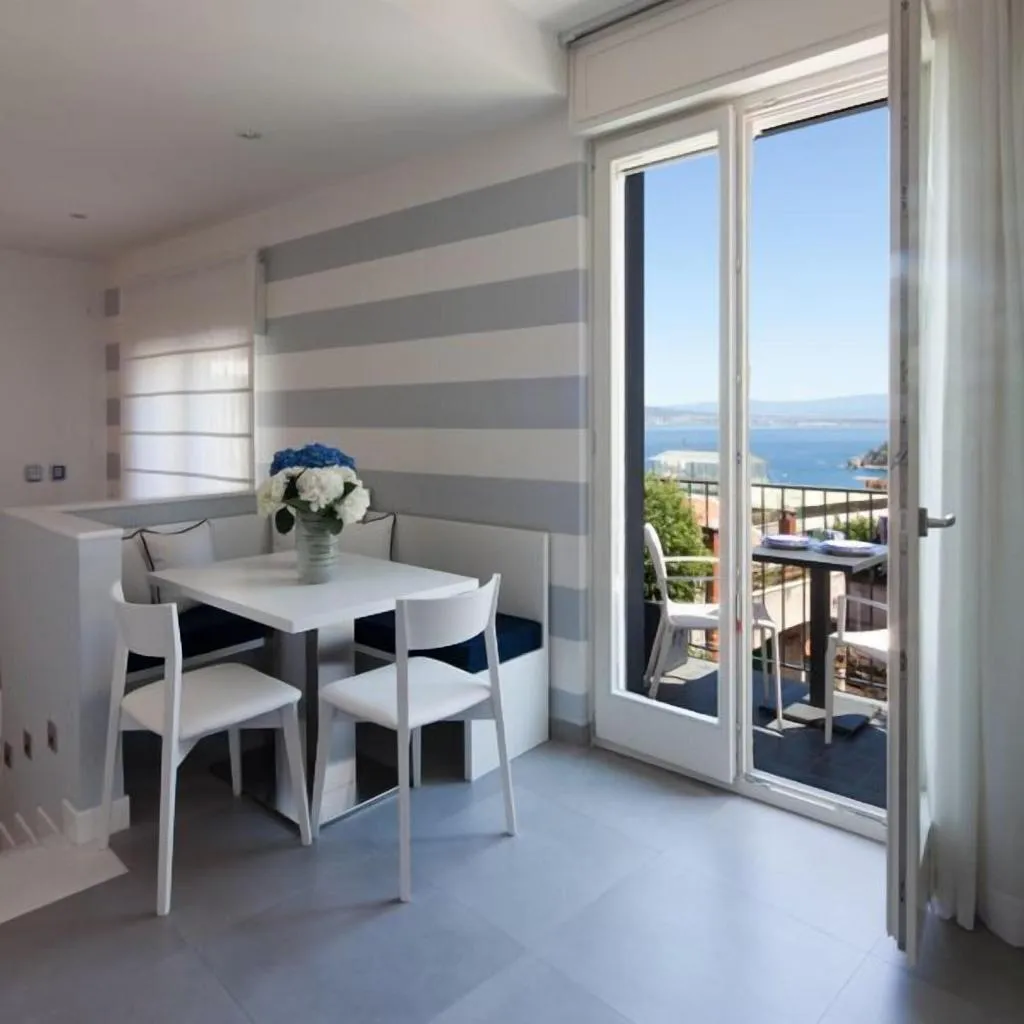 APARTMENT WITH DOUBLE BED Room, Cubo Apartments, Naples