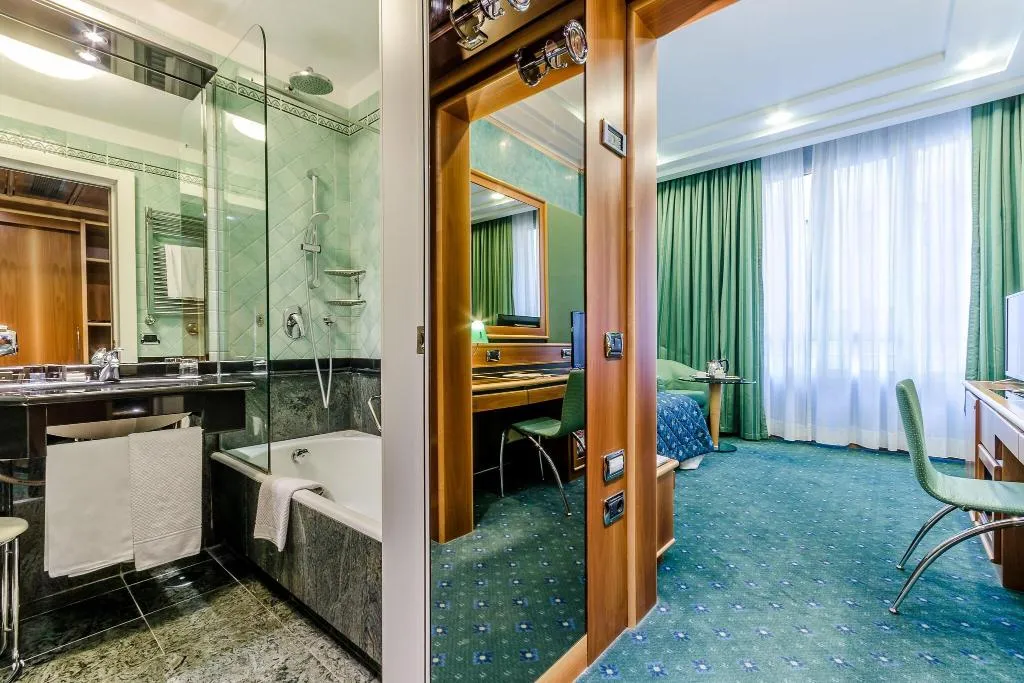 DOUBLE SINGLE USE SUPERIOR Room, Brunelleschi, Milan