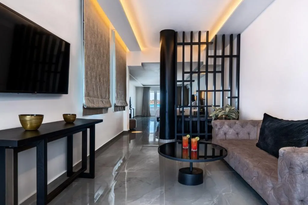 SUITE WITH JACUZZI Room, Petinos Beach, Mykonos