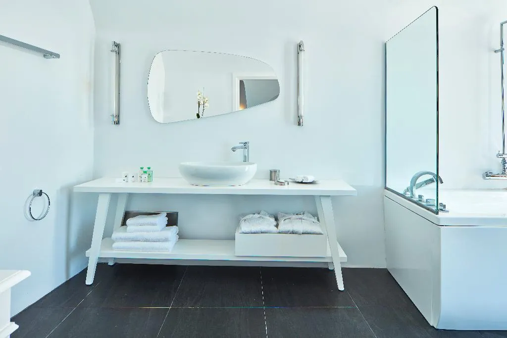 SUITE WITH PRIVATE POOL Room, Katikies Chromata Santorini - The Leading Hotels, Santorini