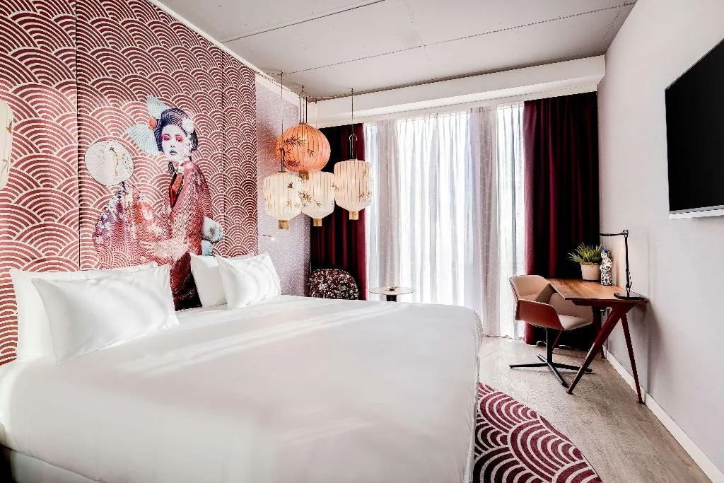 DOUBLE SUPERIOR WITH VIEWS Room, nhow Amsterdam RAI, Amsterdam