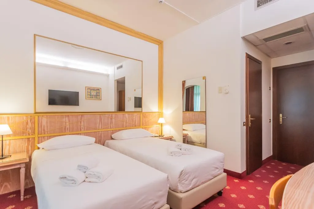TWIN STANDARD Room, Polo, Milan