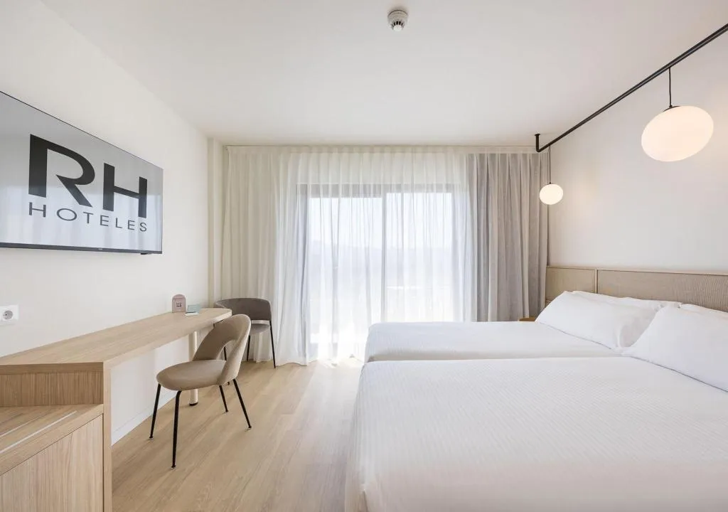 DOUBLE TWO BEDS Room, RH Arena, Valencia