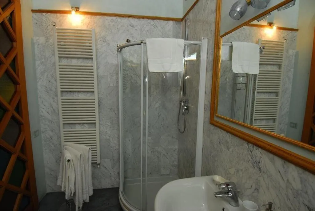 Room, Cavour 10, Florence
