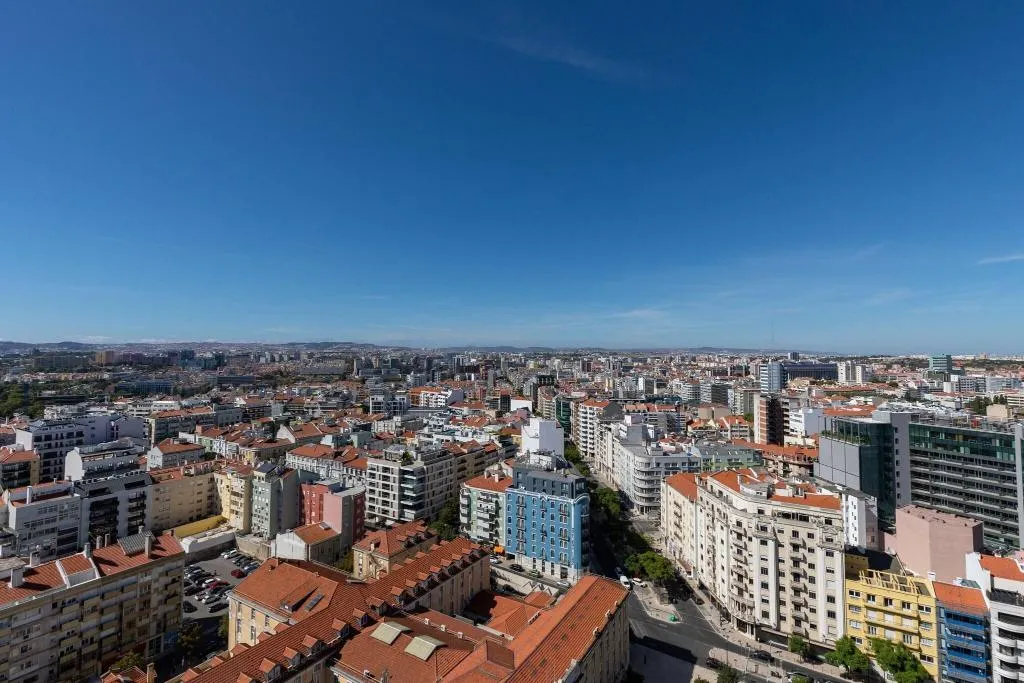 DOUBLE CLUB QUEEN BED Room, Sheraton Lisboa Hotel & Spa, Lisbon