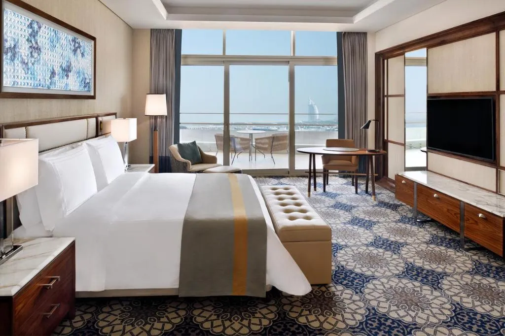 DOUBLE EXECUTIVE KING BED Room, Grand Plaza Mövenpick Media City, Dubai