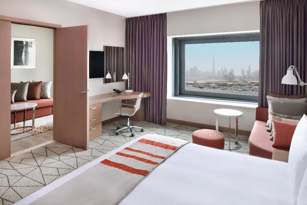 JUNIOR SUITE KING SIZE BED Room, Holiday Inn & Suites Dubai Festival City, Dubai