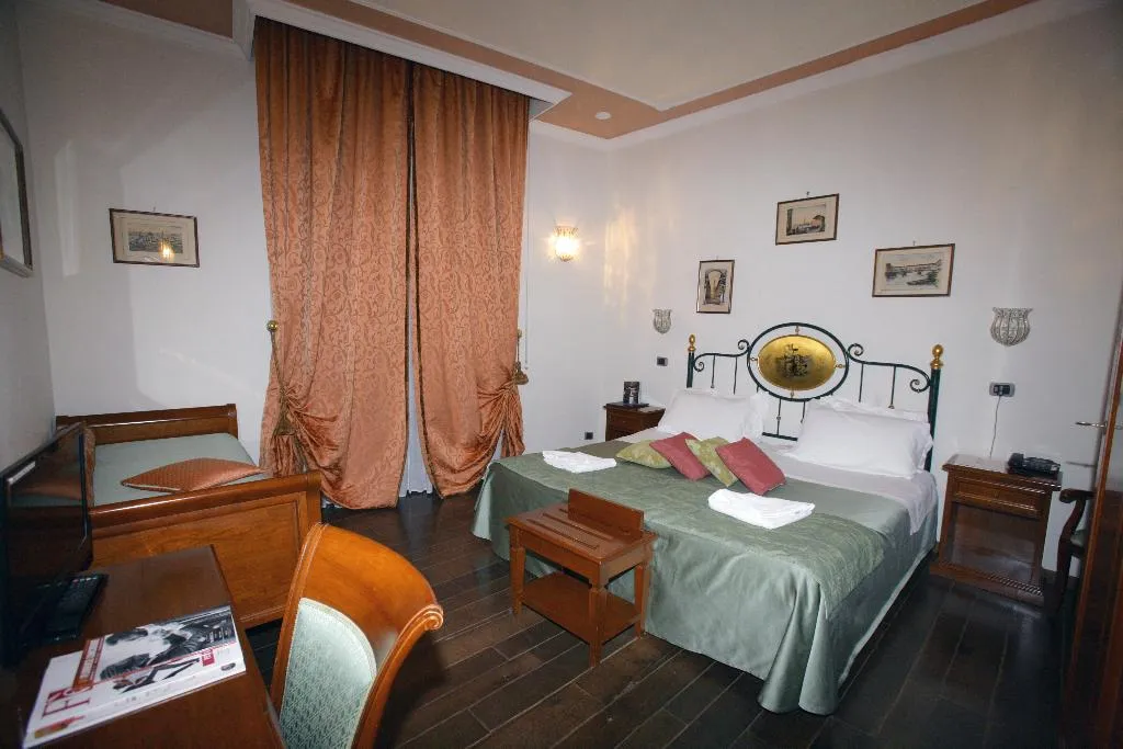 JUNIOR SUITE CLASSIC Room, Domus Florentiae Hotel, Florence