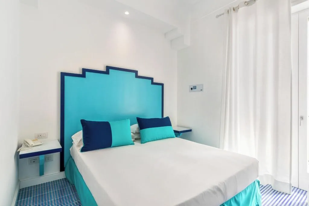 DOUBLE QUEEN SIZE BED Room, Hotel Mignon, Naples