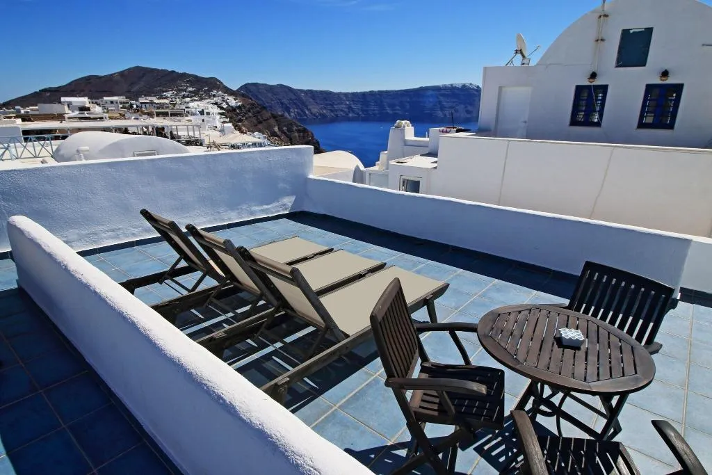 SINGLE SUPERIOR Room, Aethrio Sunset Village, Santorini