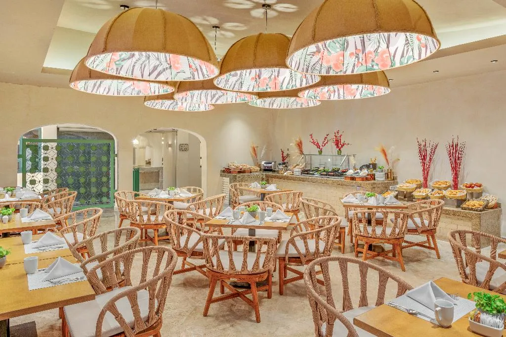 Restaurant, GR Caribe Deluxe All Inclusive Resort, Cancun Area