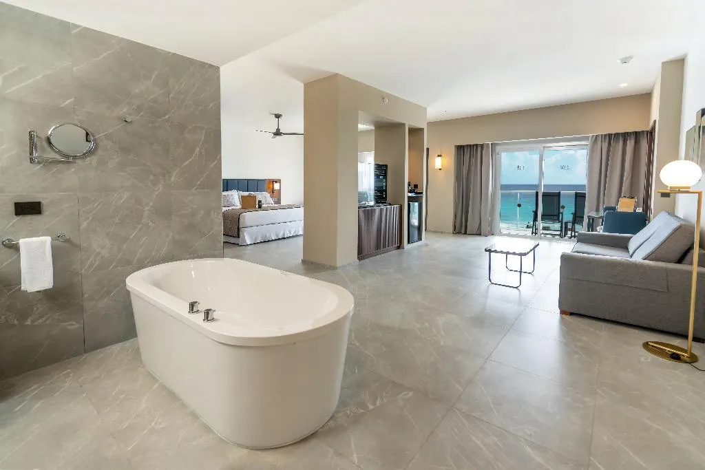 SUITE OCEAN VIEW Room, Riu Palace Kukulkan - Adults Only - All Inclusive, Cancun Area