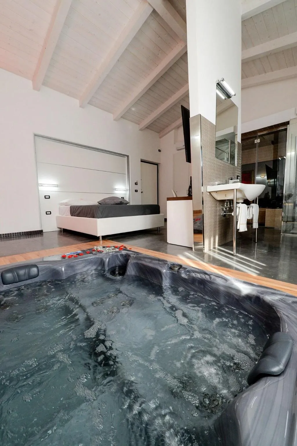 Sports and Entertainment, X Hotel, Naples