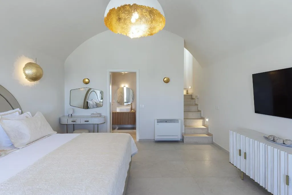 SUITE OCEAN VIEW HONEYMOON Room, La Madeleine Oia, Santorini