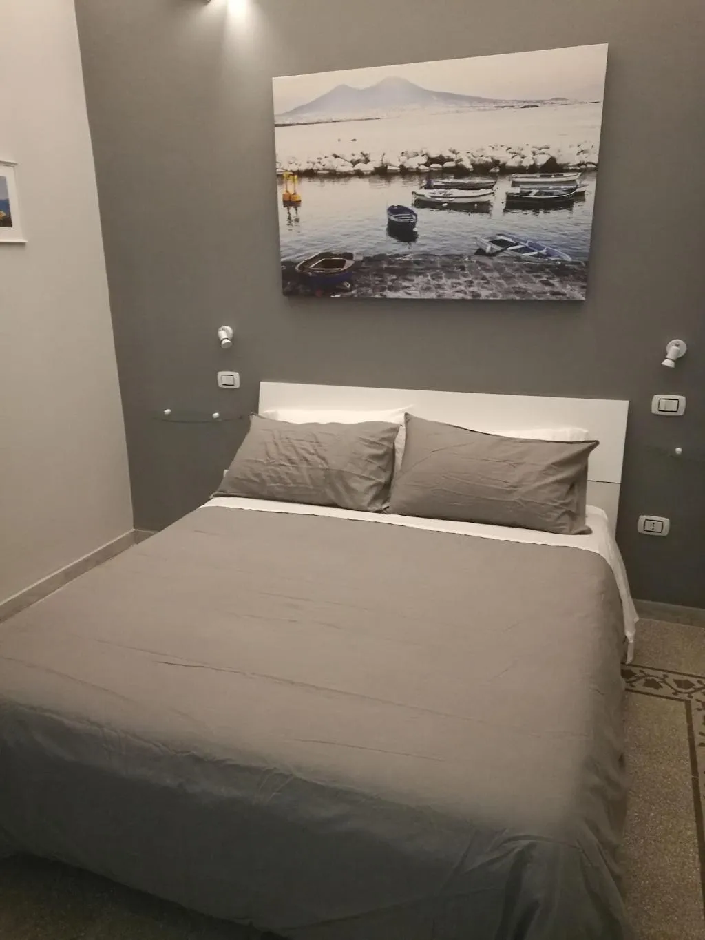 Room, B&B Marange, Naples