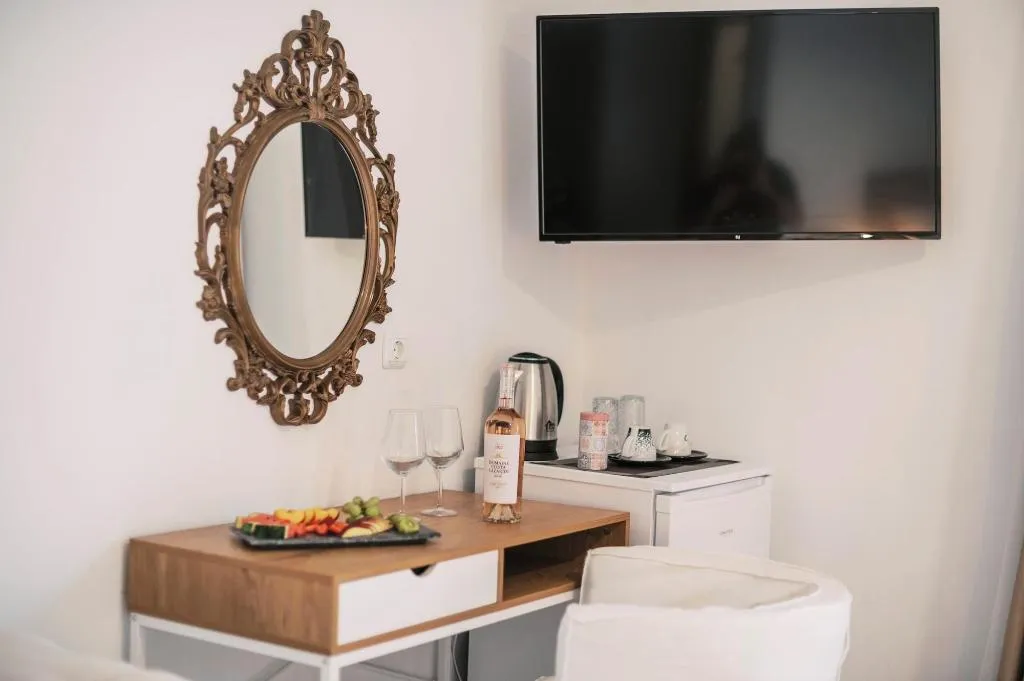 Room, Bamboo Suites, Rhodes