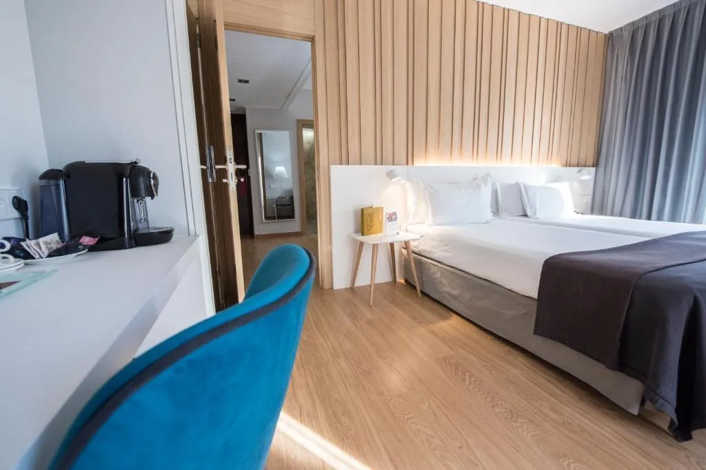 FAMILY ROOM STANDARD Room, Silken Ramblas, Barcelona
