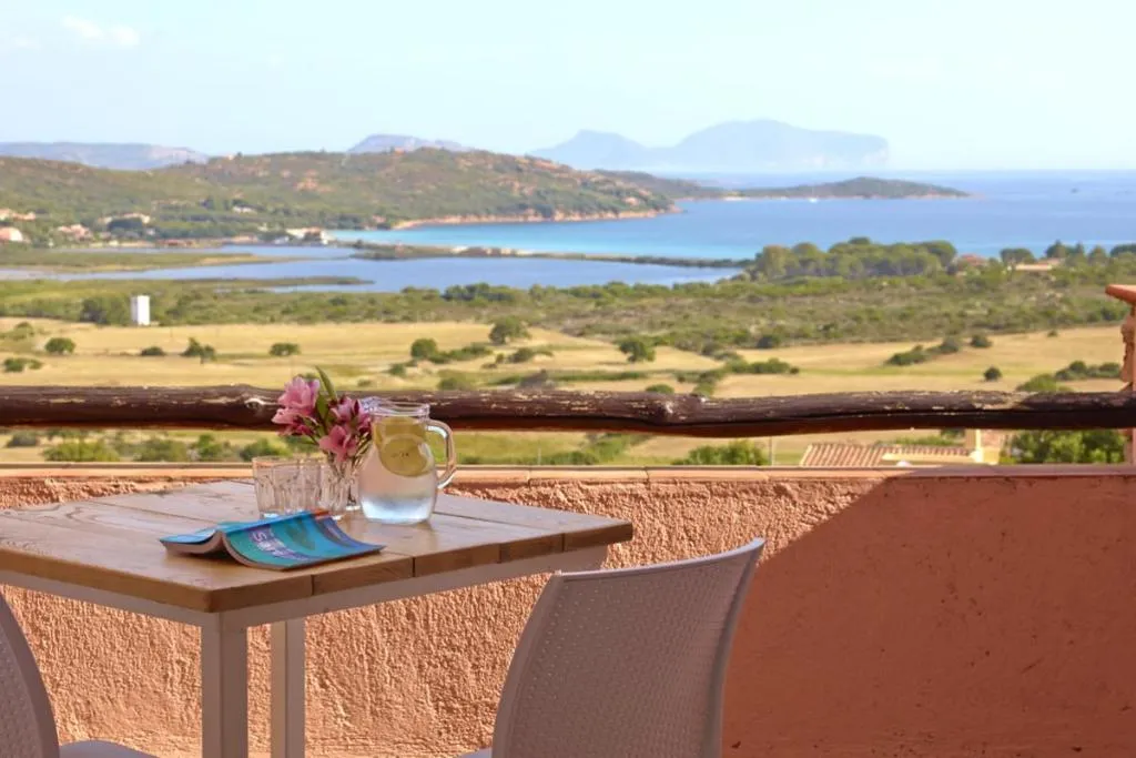 APARTMENT SEA VIEW CAPACITY 4 Room, Lu Nibareddu Residence Hotel, Olbia