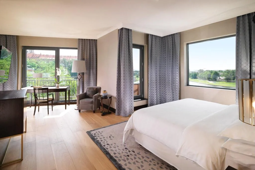 Room, Sheraton Grand Krakow, Krakow
