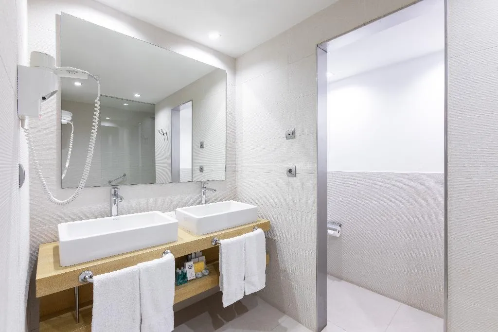 SINGLE STANDARD Room, Hotel Cristina by Tigotan Las Palmas, Gran Canaria