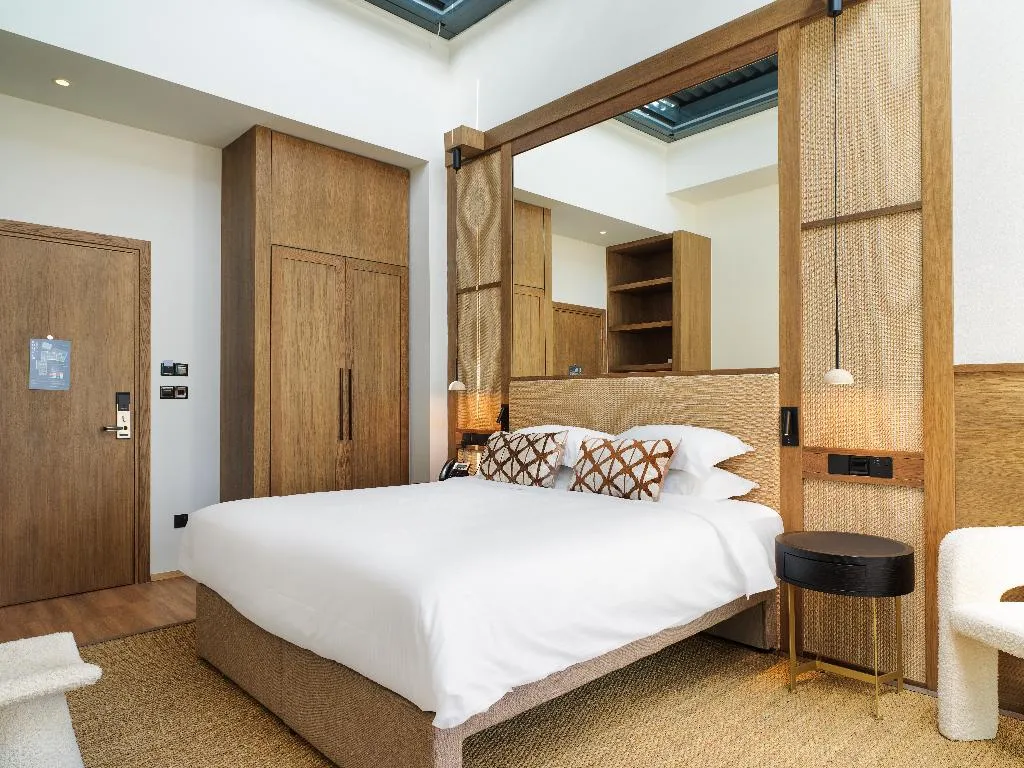 SUITE EXECUTIVE Room, Leonardo Boutique Hotel Larnaca, Cyprus