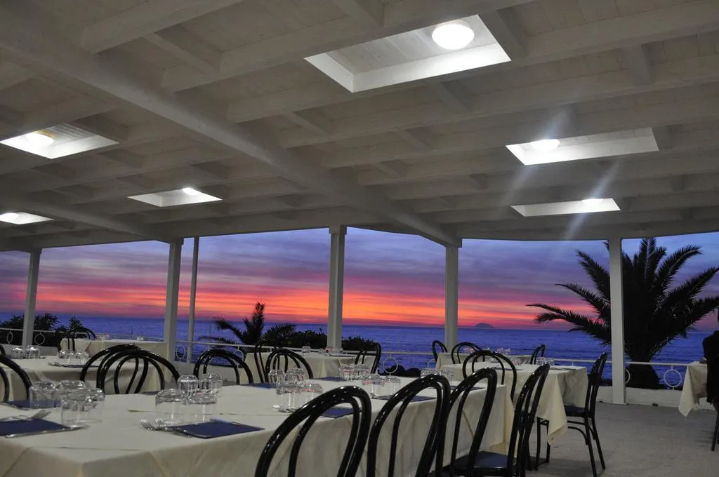 Restaurant, La Scogliera, Naples