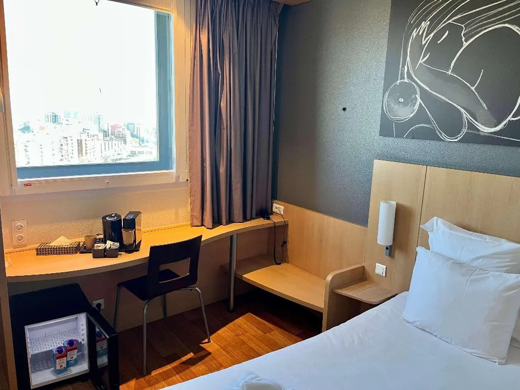 TWIN STANDARD Room, ibis Barcelona Meridiana, Barcelona