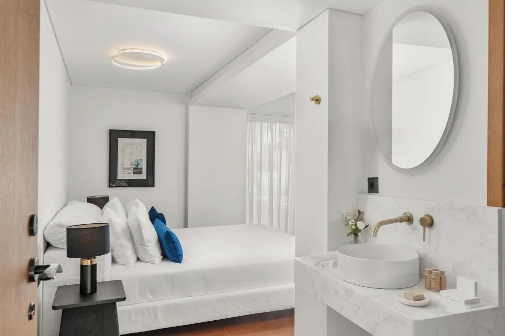 Room, The Athenaeum, Athens