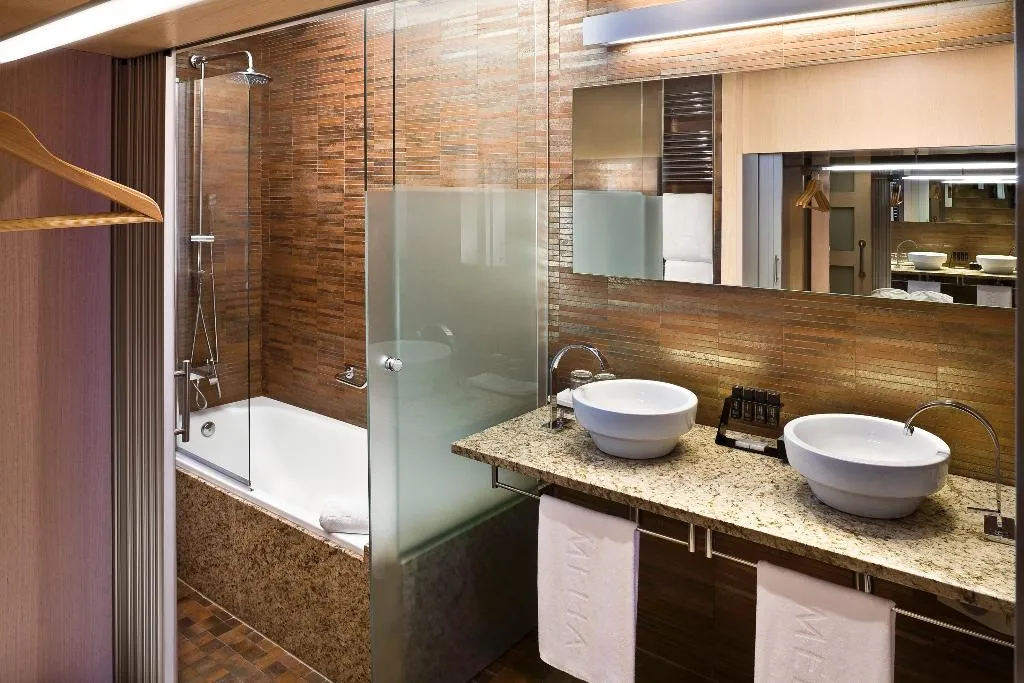 DOUBLE PREMIUM Room, Melia Madrid Princesa, Madrid