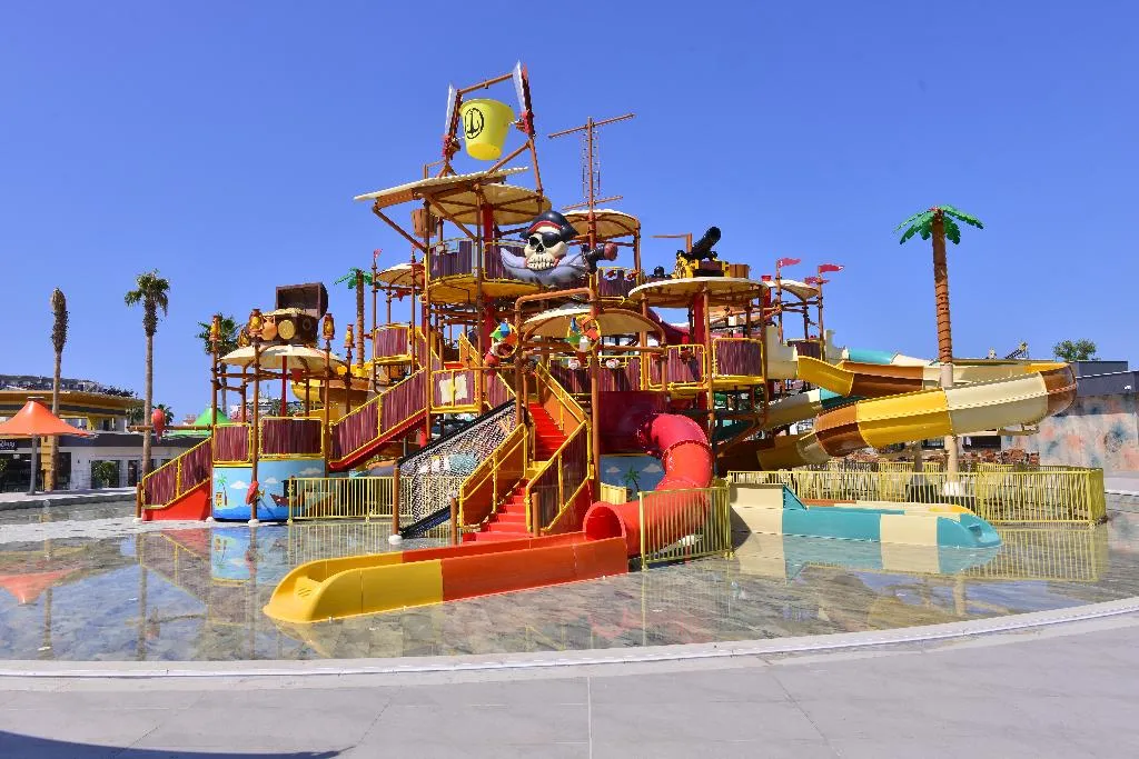 Sports and Entertainment, Azura World Hotel, Antalya
