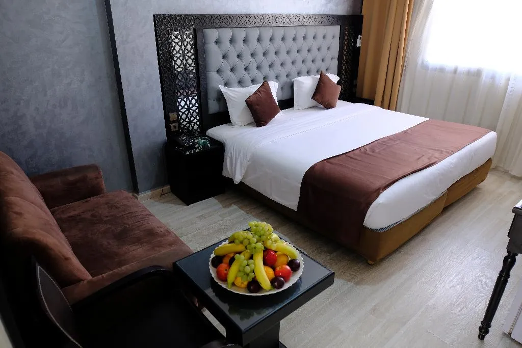 Room, Washington, Casablanca