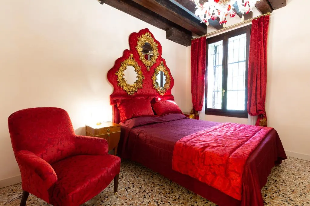 QUADRUPLE DELUXE Room, Granda Sweet Suites, Venice