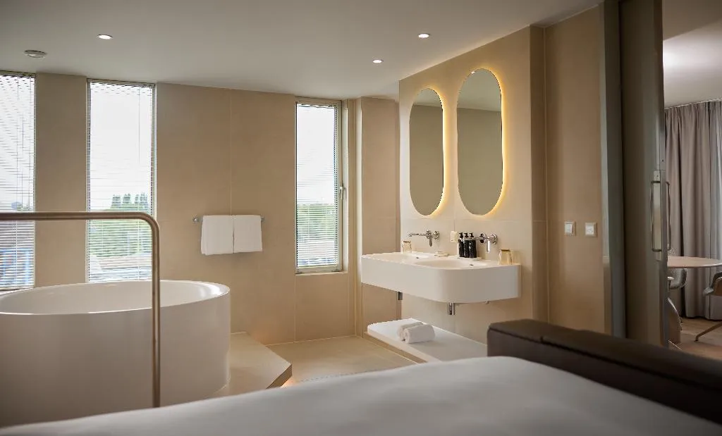 SUITE STANDARD Room, WestCord Art Hotel Amsterdam 4, Amsterdam