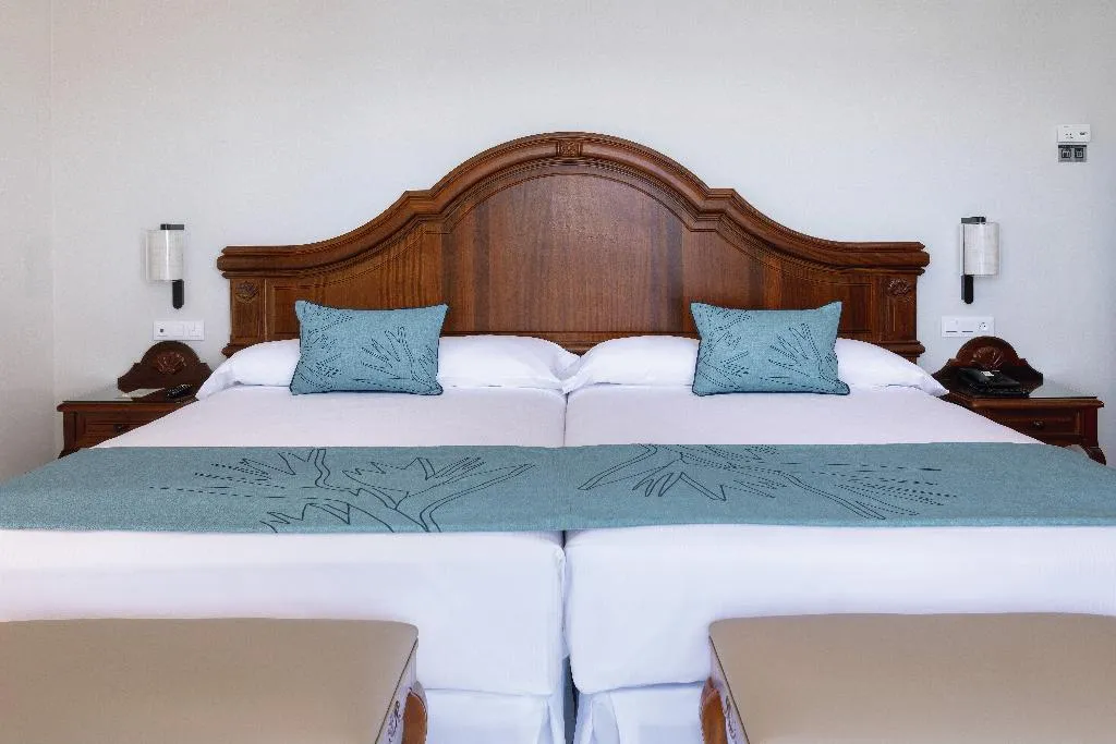 JUNIOR SUITE STANDARD Room, Hotel Riu Madeira - All Inclusive, Madeira