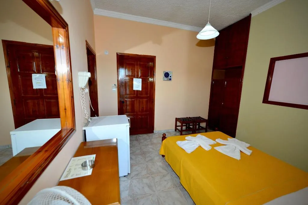 Room, Family Bikakis, Crete