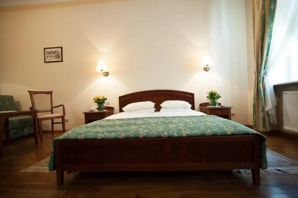 TRIPLE TWO BEDROOMS Room, Aparthotel Karmel, Krakow