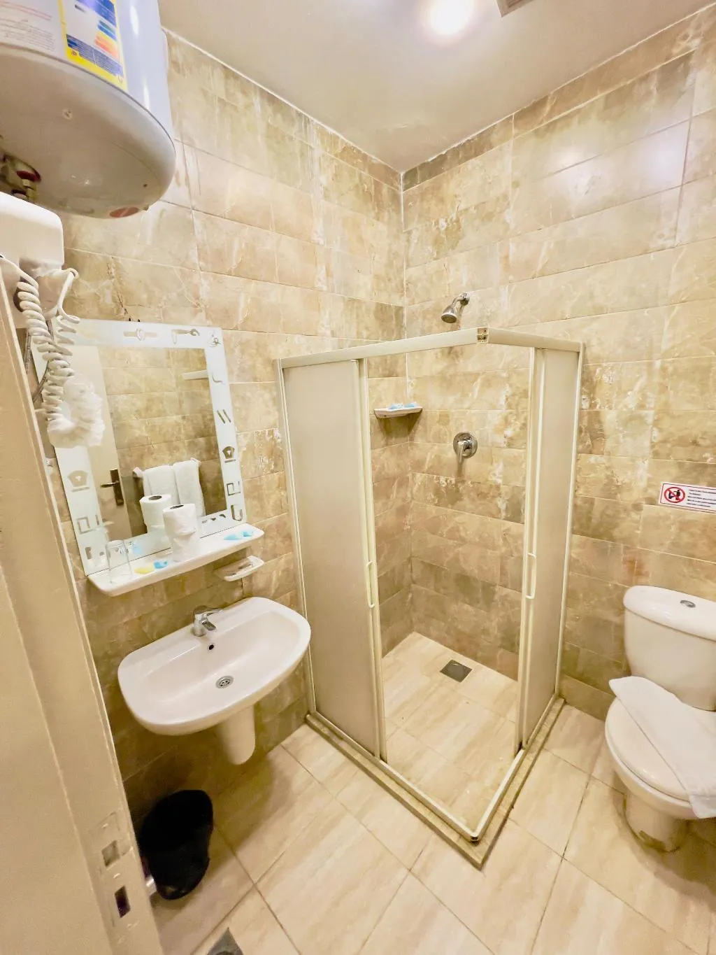 QUADRUPLE DELUXE WITH BALCONY Room, Giza Pyramids View Inn, Cairo
