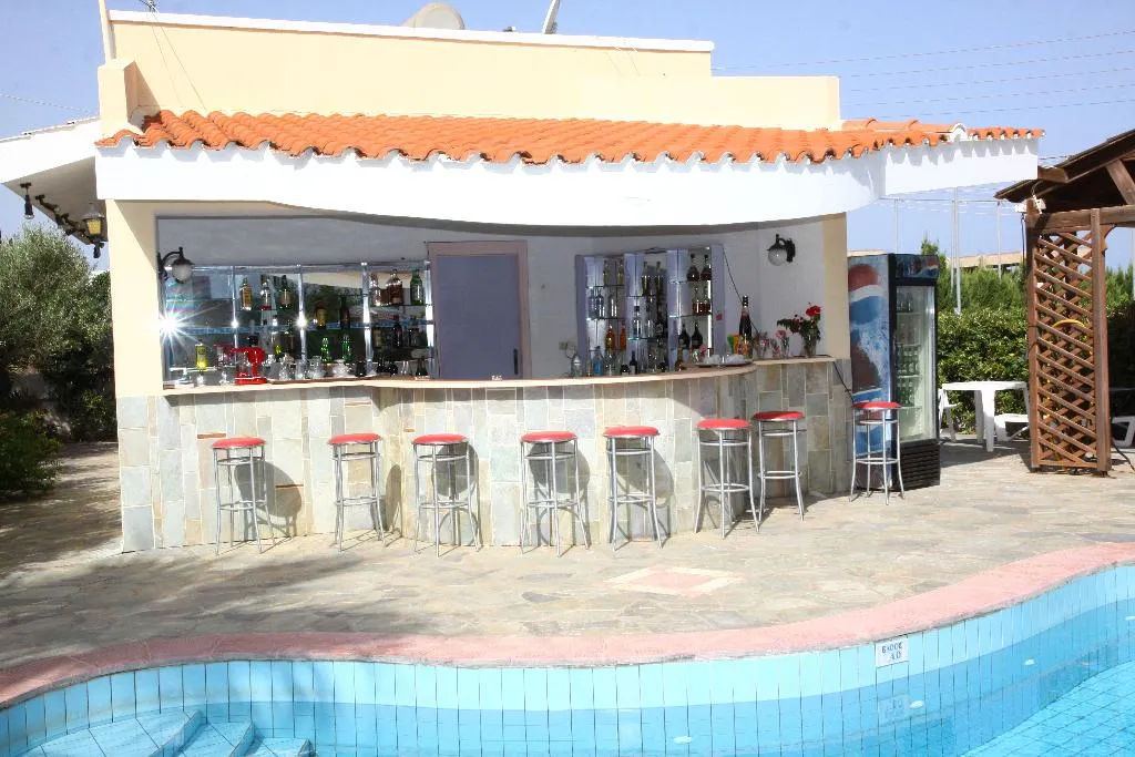 Bar, Mari Evans Apartments, Crete