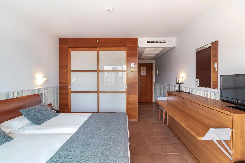 TRIPLE STANDARD Room, Cibeles Playa, Valencia