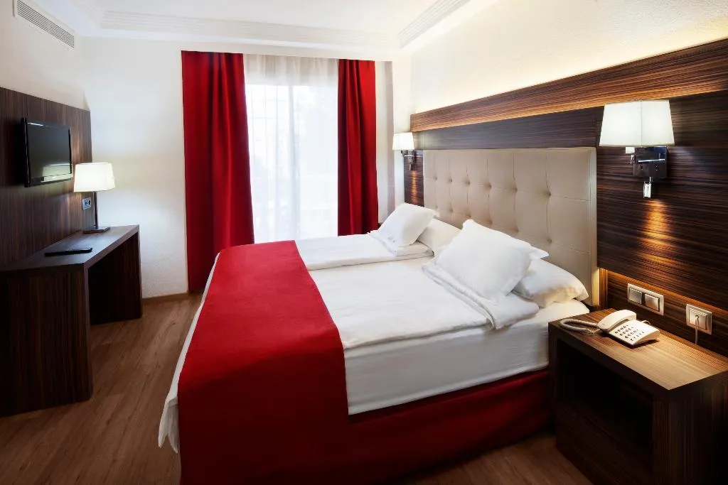 JUNIOR SUITE STANDARD Room, Europe Playa Marina -Only Adults, Majorca