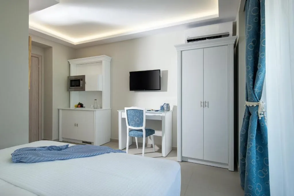 TRIPLE CLASSIC Room, Light Blue Hotel, Halkidiki