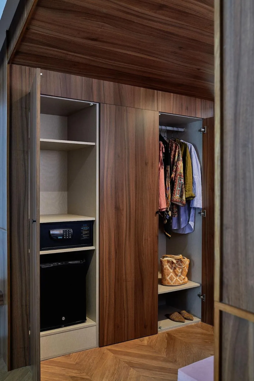 Room, Room Mate Collection Helen Berger, Valencia