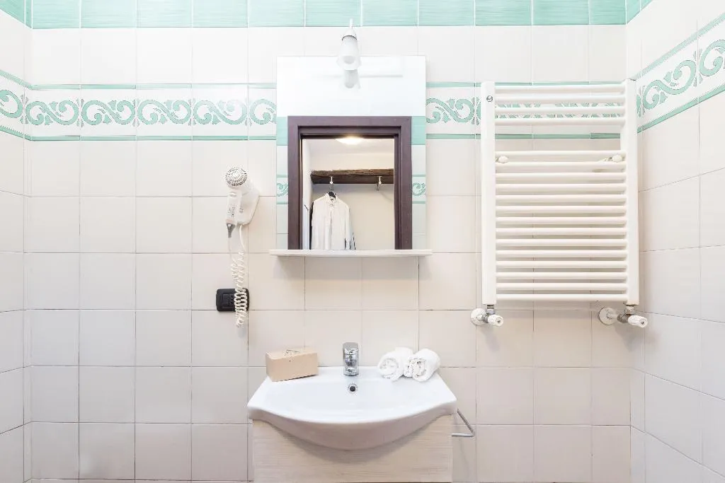 DOUBLE BASIC Room, Casale Antonietta, Naples