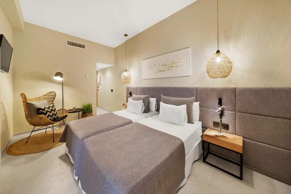 QUADRUPLE STANDARD Room, Almudaina, Majorca